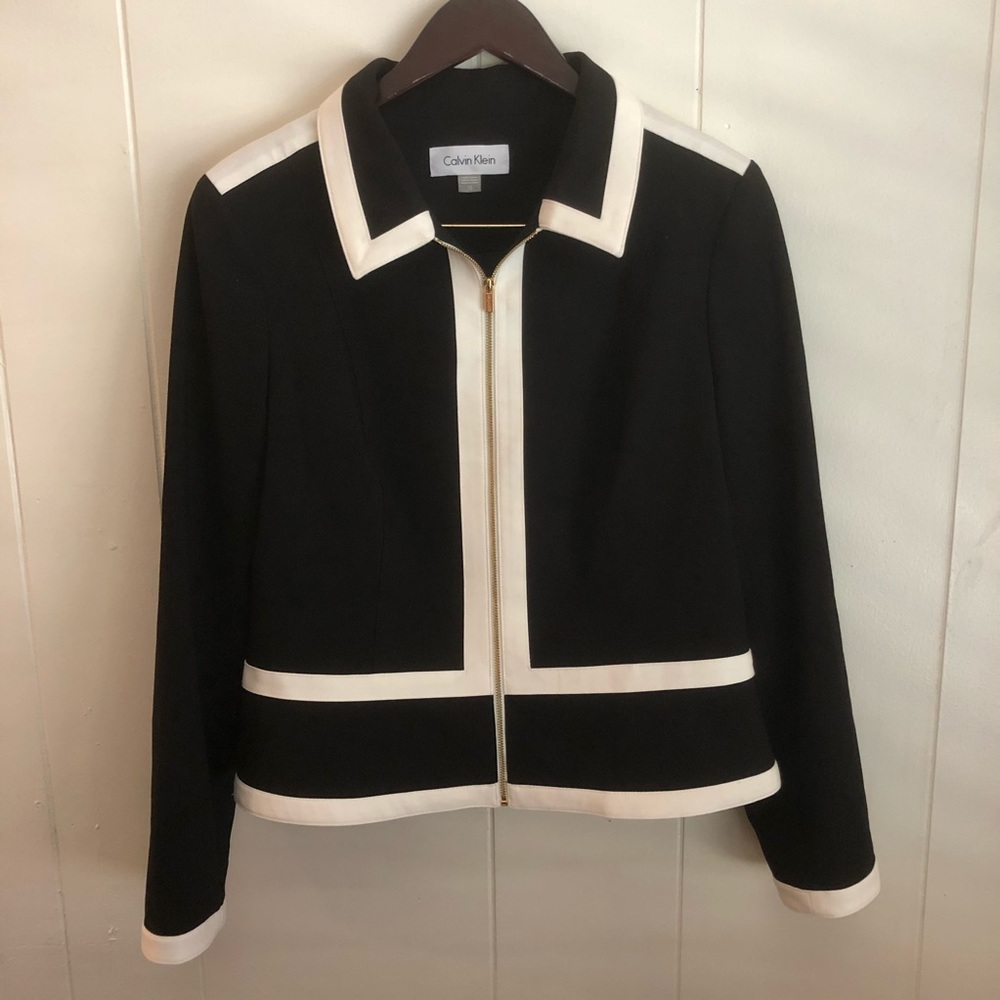 3/25🌻EUC Calvin Klein b&w blazer jacket